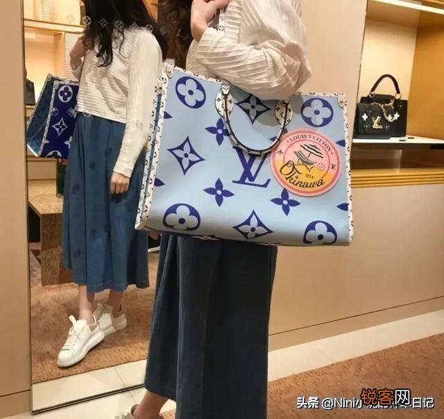 LV、蔻依,爱马仕的这几款蓝色包包你更喜欢哪一家?