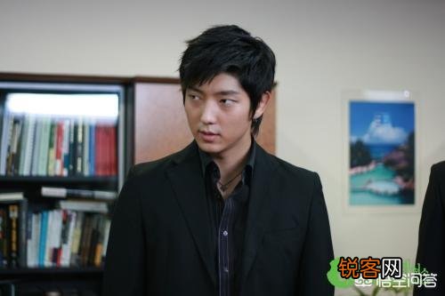 还记得韩国花美男李准基么？