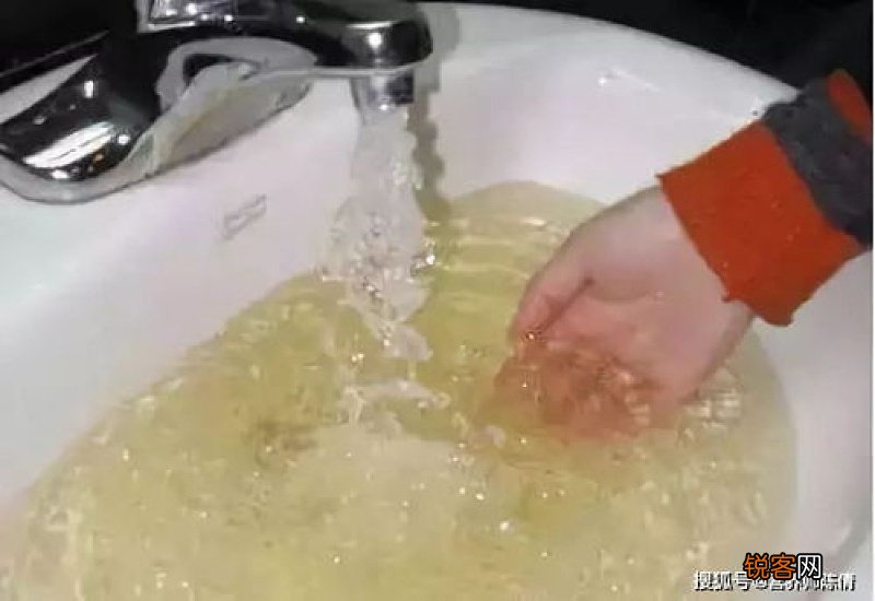 为什么家里的自来水发黄
