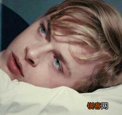 无意中在豆瓣上看到的,有谁知道这是哪部电影吗？