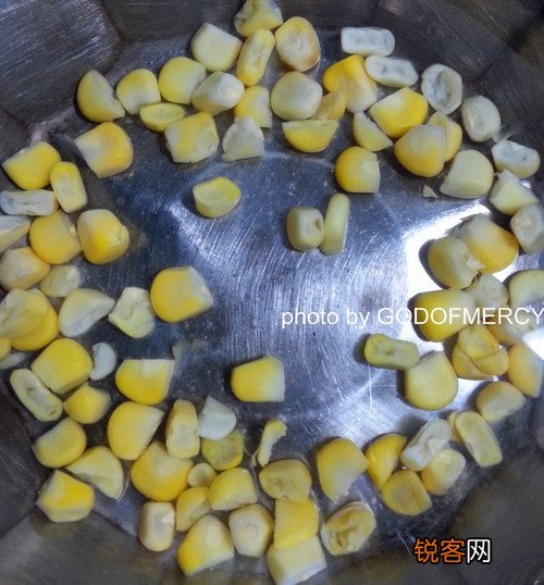 鸡蛋烩虾仁豌豆玉米粒