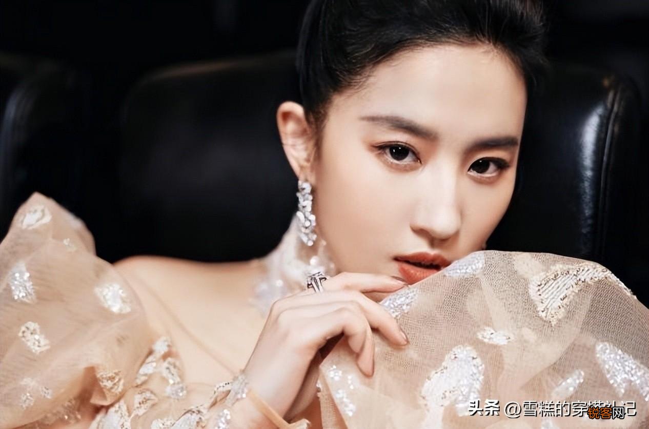 圆脸适合烫什么发型 什么脸型适合烫什么发型