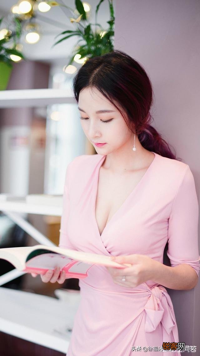老公说我是最美的女人,可他手机收藏了很多美女图片,是真话吗？