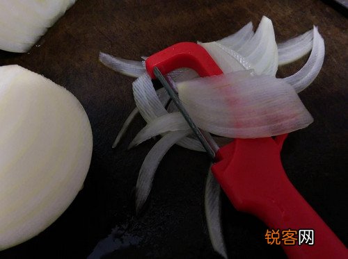 鲔鱼罐头凉拌洋葱