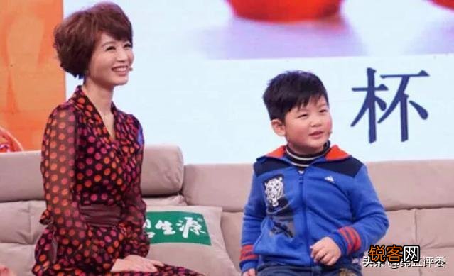 与傅程鹏离婚后,独自抚养儿子的程愫现状怎么样了?