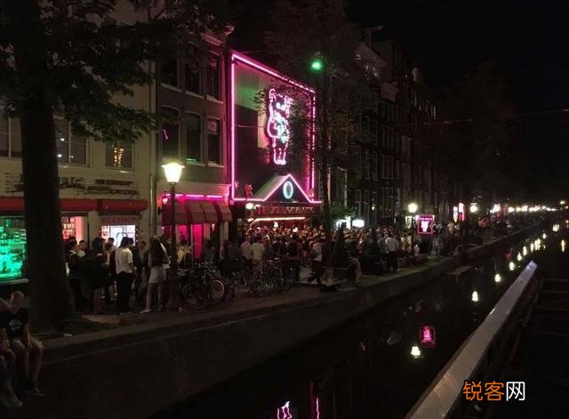 荷兰是一个怎么样的国家,有什么事是到了荷兰才知道的？
