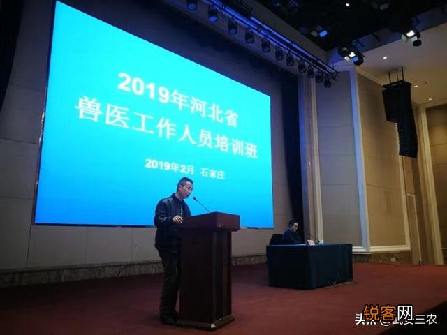 建一个年出一万头猪的养殖场需要投资多少钱？