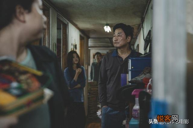 你们认为本届奥斯卡大赢家《寄生虫》怎么样,值得这么高的评价吗?