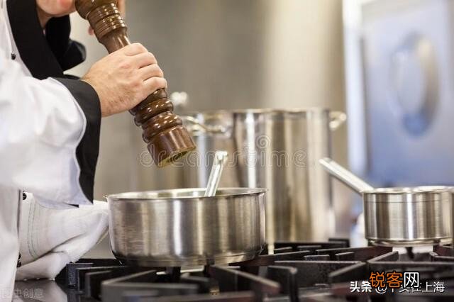 俗语说“命里有时终须有,命里无时莫苦求”,现实往往印证了这话是对的,你怎么看？