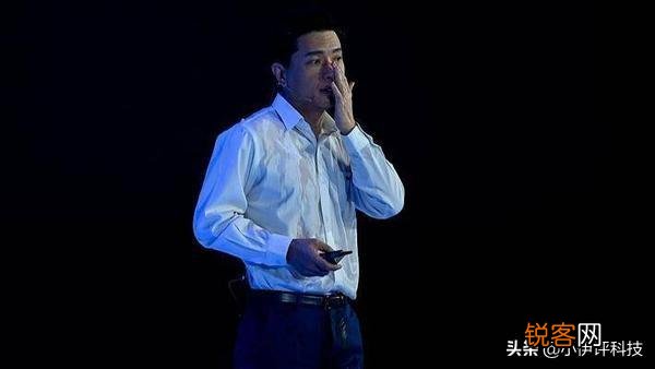 如果你是李彦宏,当众被头上倒水,你会说什么？