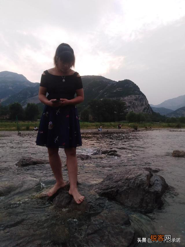 请问穿着暴露的女生是什么思想？