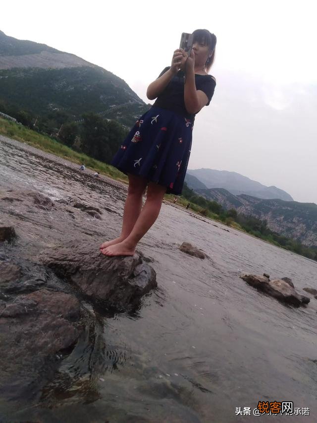 请问穿着暴露的女生是什么思想？