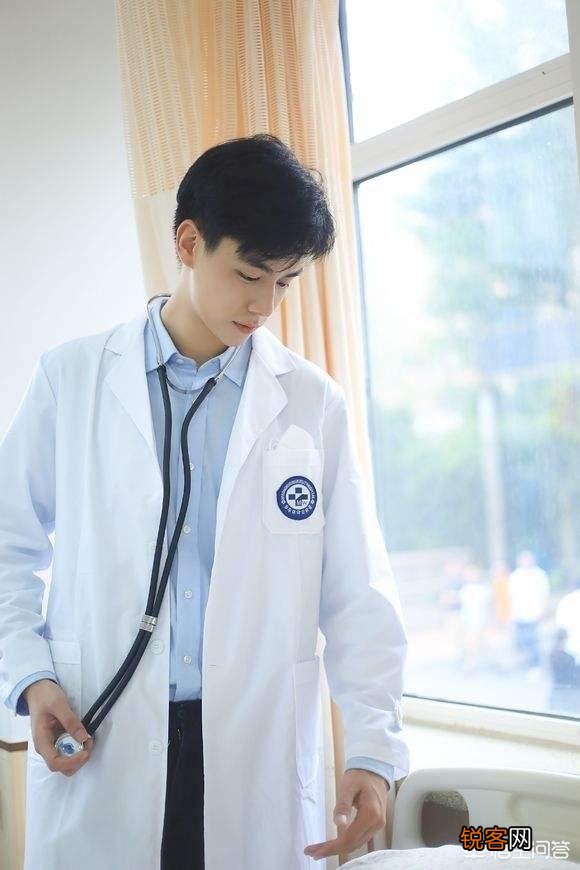 为什么非211医科大学比有的排名靠前的211大学录取分数高？