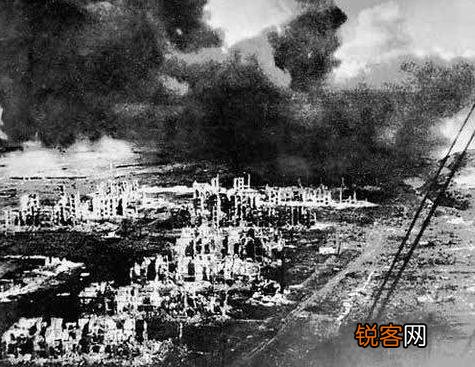 二战初期反法西斯国家的败退引起世界人民悲观情绪和投降潮在什么时候？