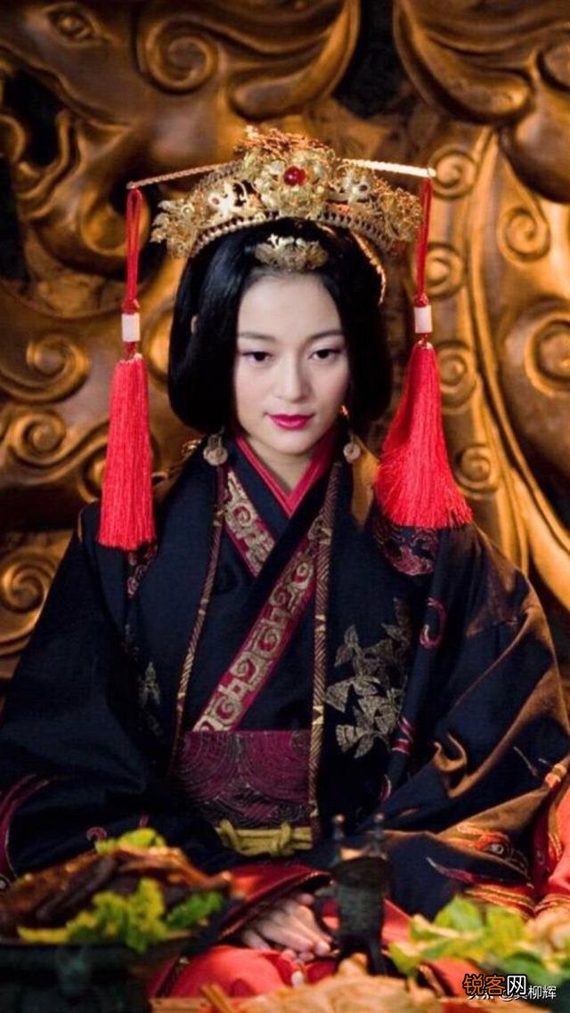 郭圣通于建武十七年被废去后位,封为中山王太后,刘秀还活着,为什么是太后？