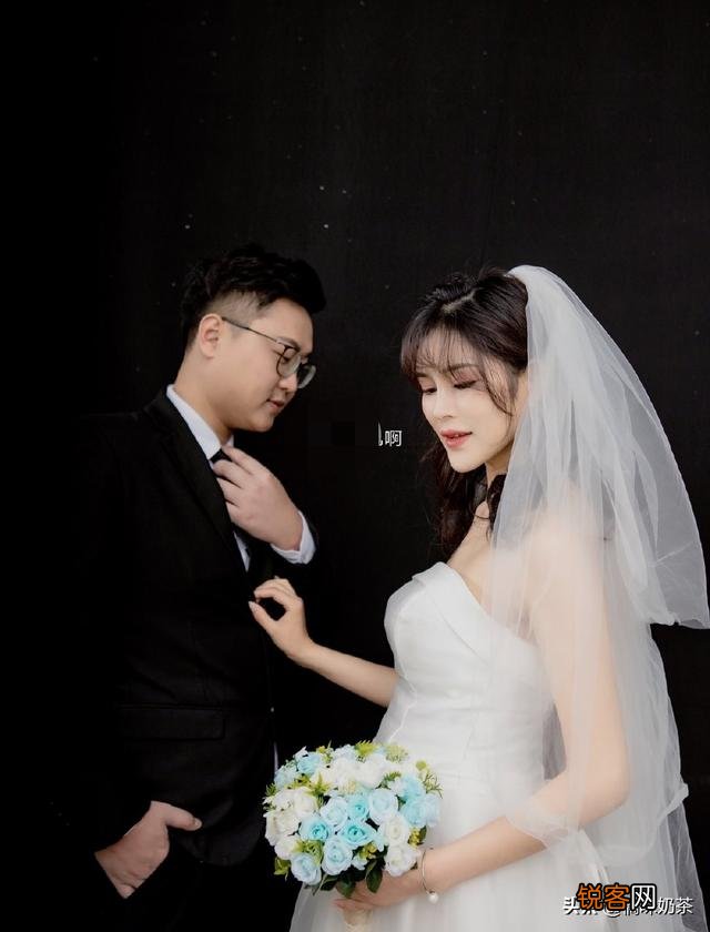 QG770宣布大婚,女方相差近八岁被指老牛吃嫩草,770迎娶白富美走向巅峰,接着会退役吗？