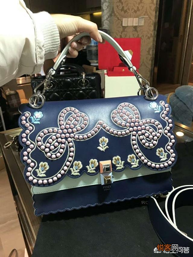 LV、古驰、YSL、香奈儿、芬迪等这些奢侈品皮具,哪里买才超值？
