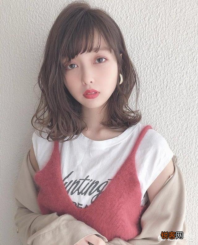 女生发量少,适合哪些发型？