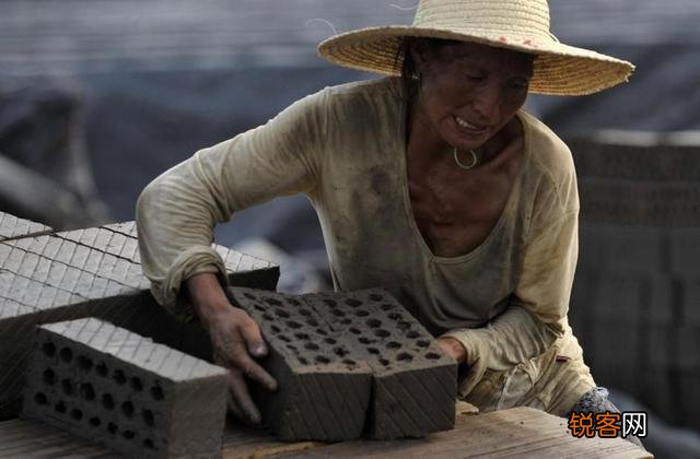 王福重是啥教授啊？他真的侮辱老农民了吗？