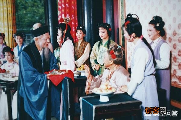 元妃命人在清虚观从初一到初三打三天平安醮,到底是为了谁祈求平安？