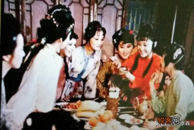 贾宝玉生日夜宴,请了众姊妹,宝玉为何唯独不请迎春、惜春两人？