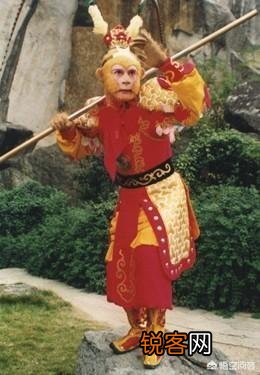 斗战胜佛和齐天大圣,哪个地位高？