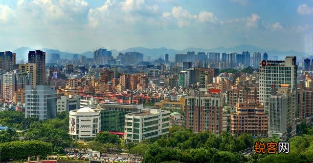 广东东莞市公务员待遇怎么样,一个月工资大概有多少？
