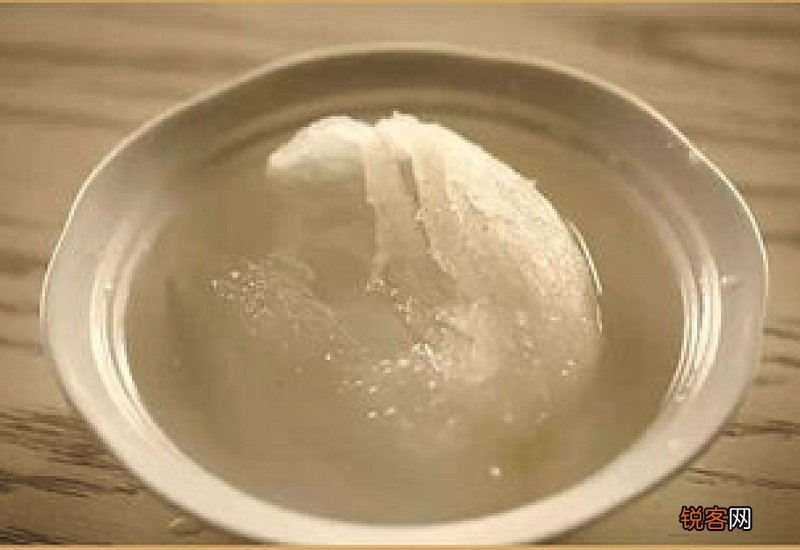 泡发燕窝的水是倒掉还是煮燕窝