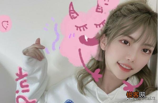 LOL余小C电脑中藏周淑怡写真,“本尊前来问罪,C皇直言我一朋友弄的”,你怎么看?