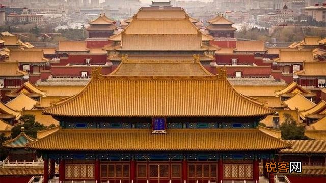 金星压芒角,银汉转波澜是什么意思?
