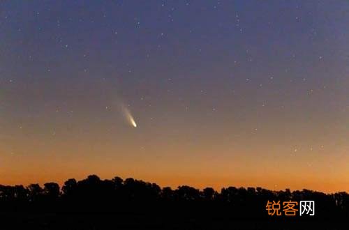 金星压芒角,银汉转波澜是什么意思?