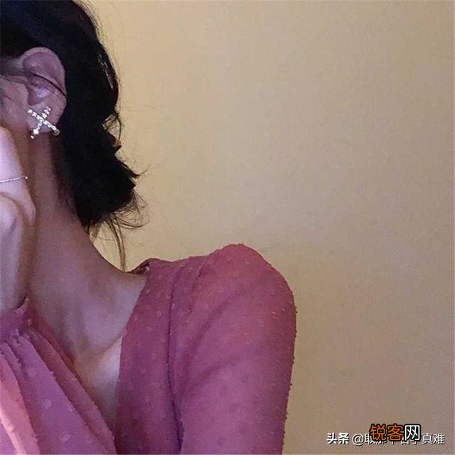 我是单身,一个有家室的男人对我很好,我慢慢对他也产生了依赖,我该怎么办?