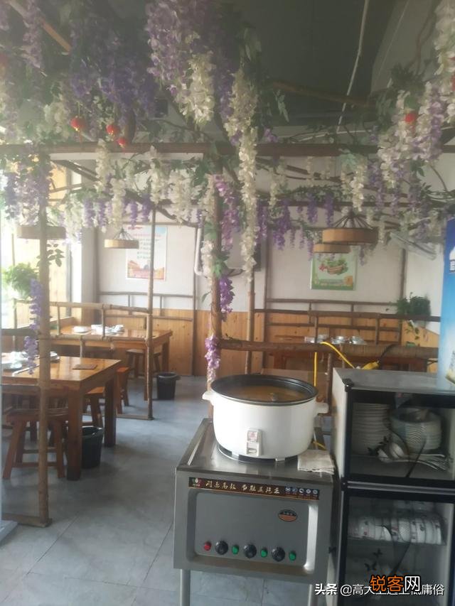 有人说“人,应想办法努力挣钱,而不是如何省钱”你怎么看？