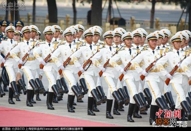 哪个国家的军礼服最帅气？