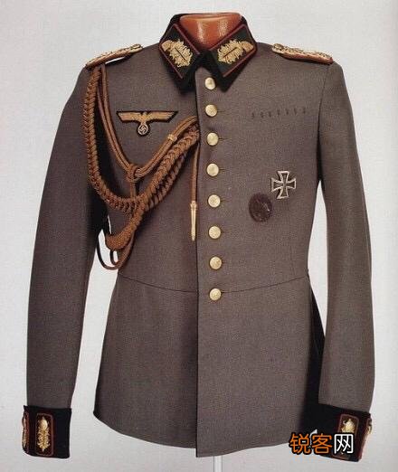哪个国家的军礼服最帅气？
