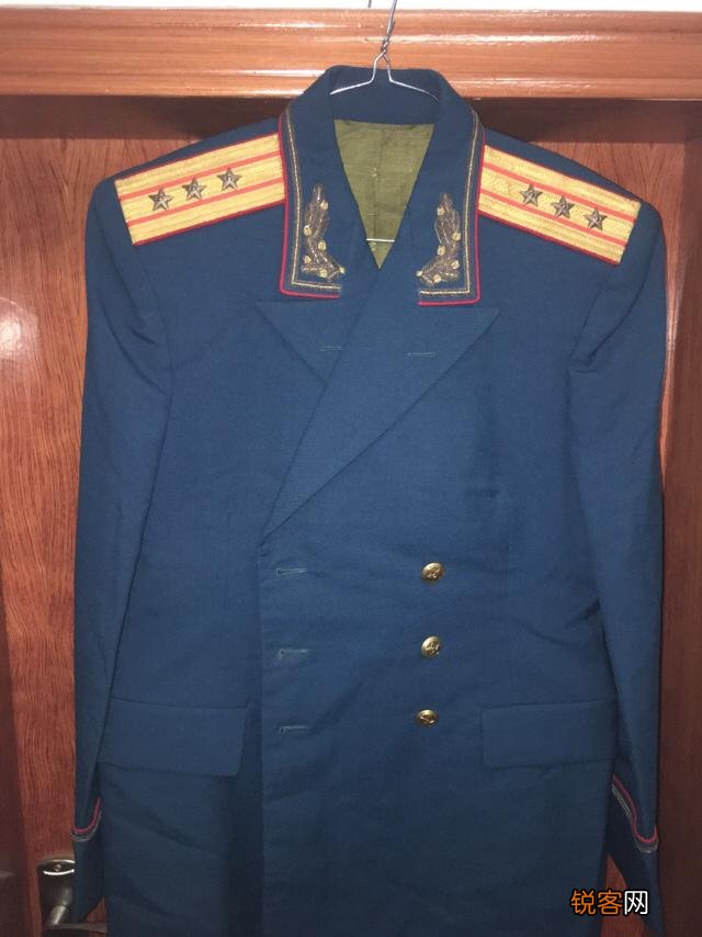 哪个国家的军礼服最帅气？