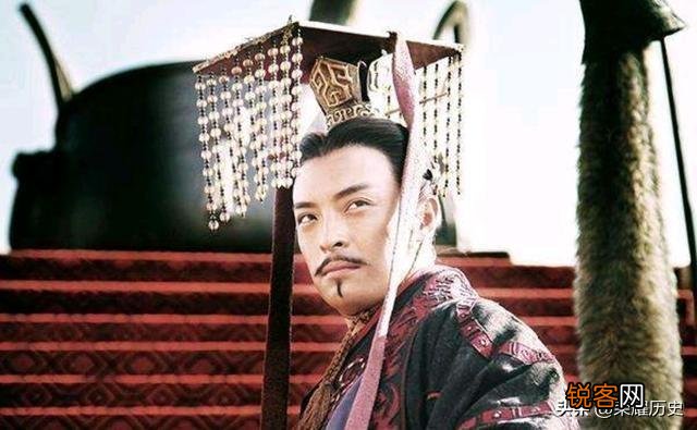 春秋战国时期,诸侯们什么时间开始称王？