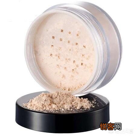 不化妆可以抹散粉吗?