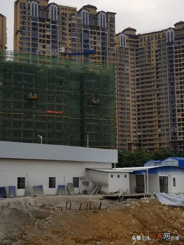 毕业两年,准备买第一套房。买房需要注意什么,看重什么,请各位前辈指教？