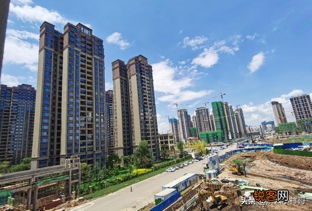 买房子,楼房一共18层,有什么建议？