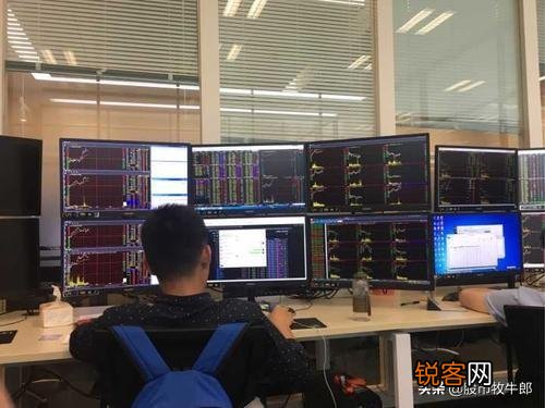 平板或者笔记本炒股哪个好?还有推荐一下哪个牌子好?