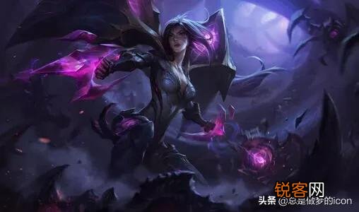 《英雄联盟》中,卡莎应该如何出装才能使伤害最大化？