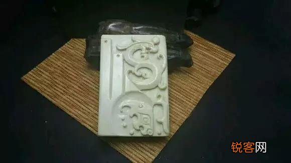 文玩圈里,老玩友所说的“三高”和“三无”,是什么意思?