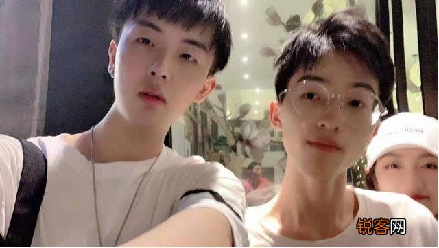 “吃鸡”史上最大帮战结束,小抠脚不敌难言,赛后举动却很爷们儿,你有何看法？
