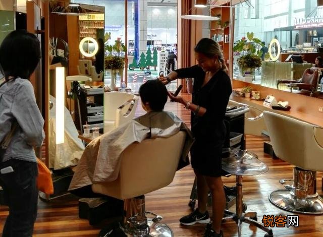 为什么理发店不受网络冲击,也无法网购,却看到那么多倒闭的?