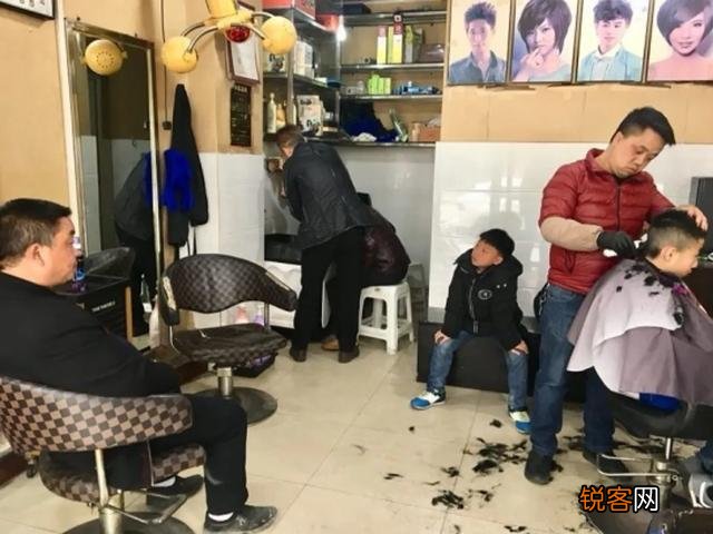 为什么理发店不受网络冲击,也无法网购,却看到那么多倒闭的?