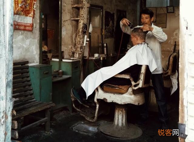 为什么理发店不受网络冲击,也无法网购,却看到那么多倒闭的？
