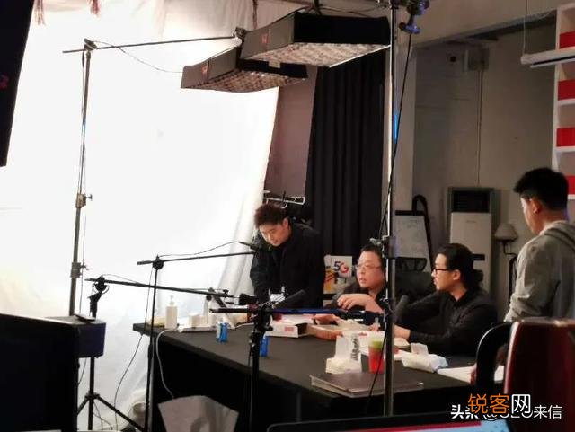 罗永浩的1.1亿单场直播销售总额,是罗永浩成功转型,还是抖音拉开电商序幕?