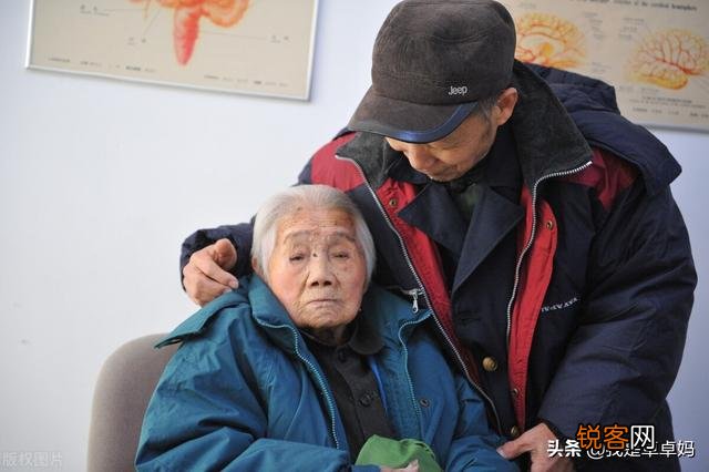 退休后感觉无所事事,有失落感,该怎么办呢?