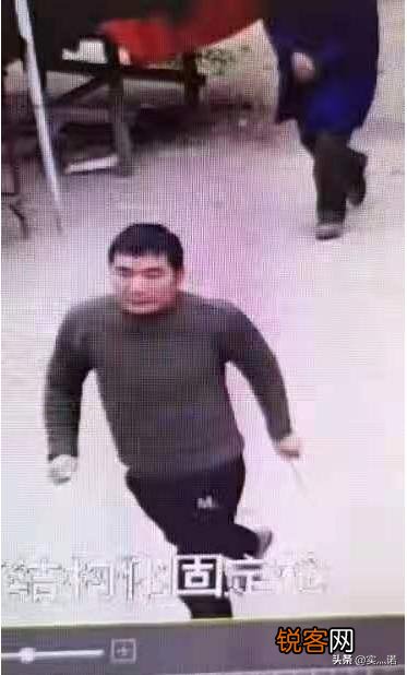 江西高安一男子在农贸市场持刀伤人,是由什么引发的？